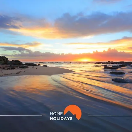 #164 Saradel 42 By Holidays 公寓