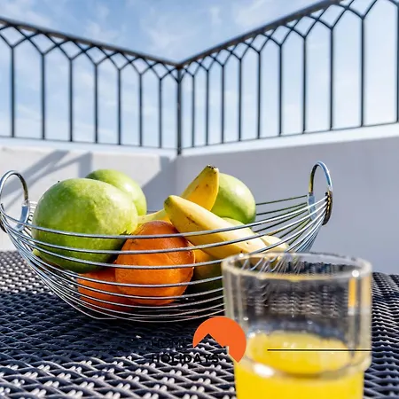 #164 Saradel 42 By Holidays Apartamento